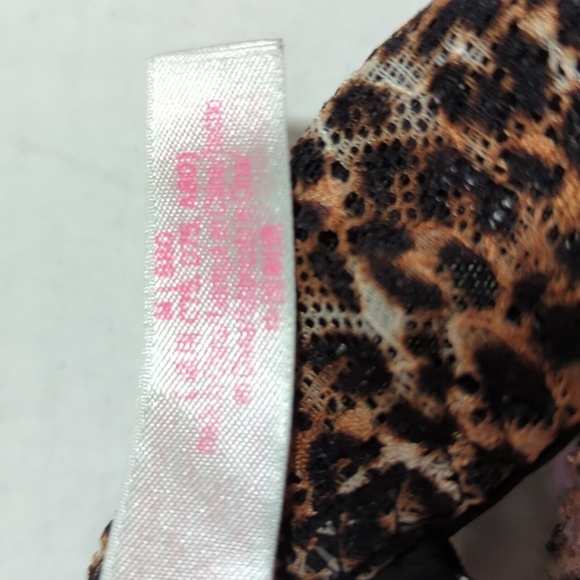 Pink Women's Animal Print Push Up Bra w/Padding Size Medium - Picture 7 of 9